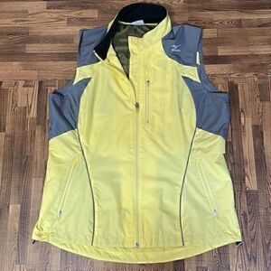 Mizuno Woman’s vest. Size M. Yellow/gray.